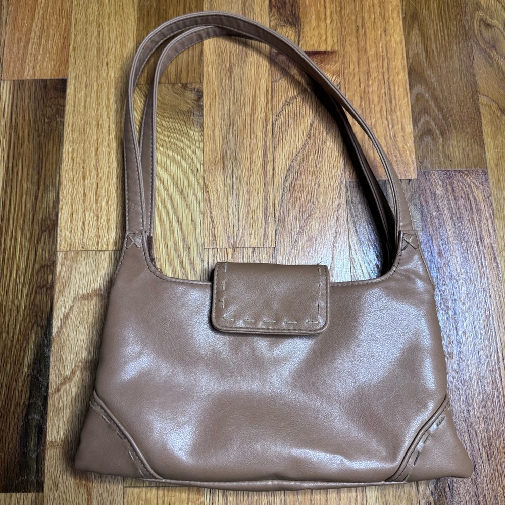 Elegant Tan Leather Shoulder Bag